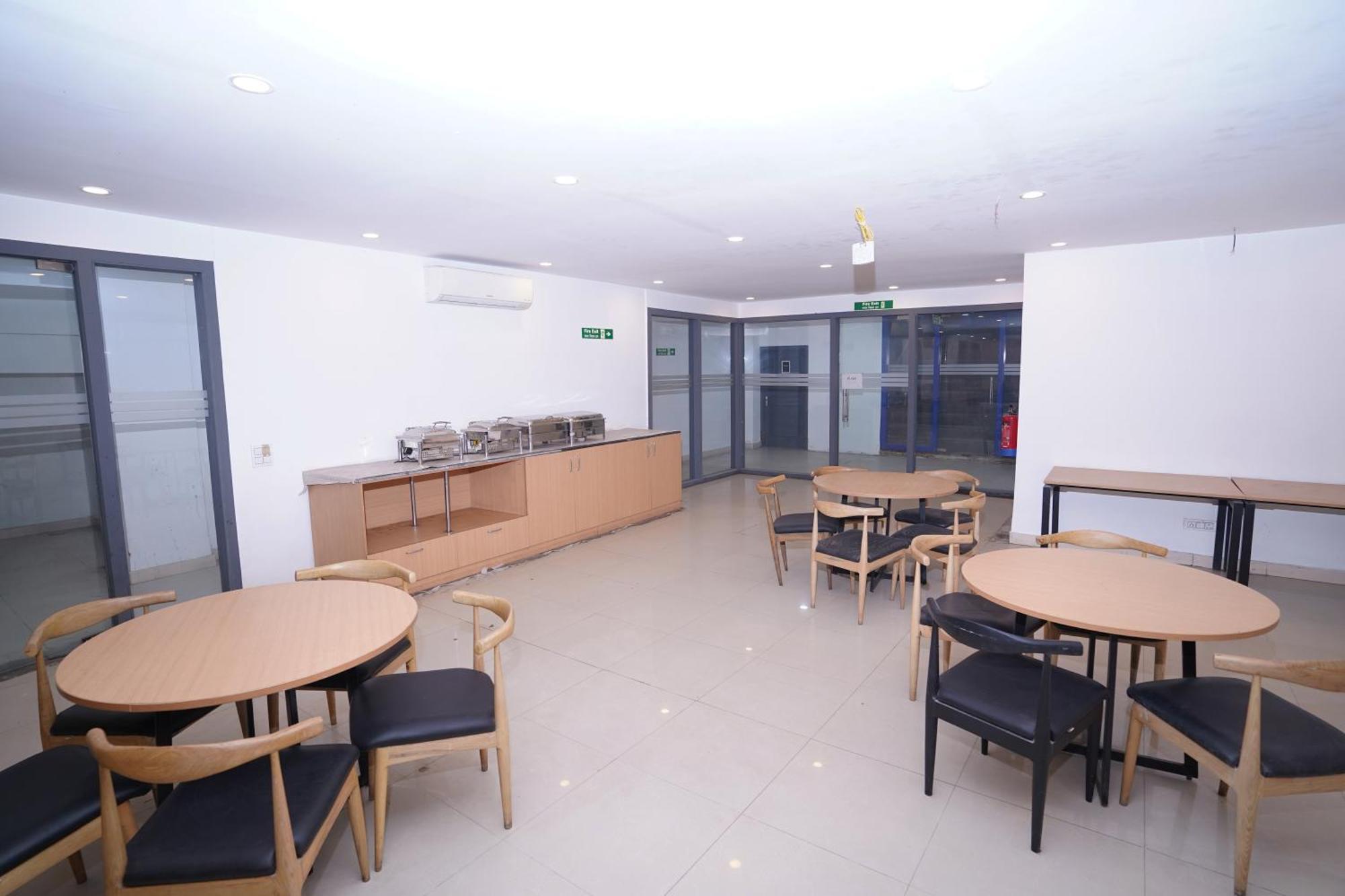 Hotel Mira Residency- Outer Ring Road, Paschim Vihar Дели Экстерьер фото